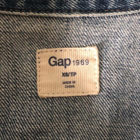 Classic GAP Jean Jacket - Picture 3 of 3